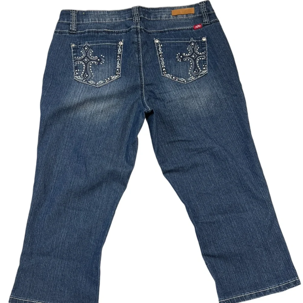 Royalty - Women’s Embroidered Rhinestone Embellished Crop Jeans Sz 12 - Picture 5 of 7